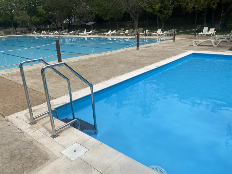 Escalera acero inoxidable piscina