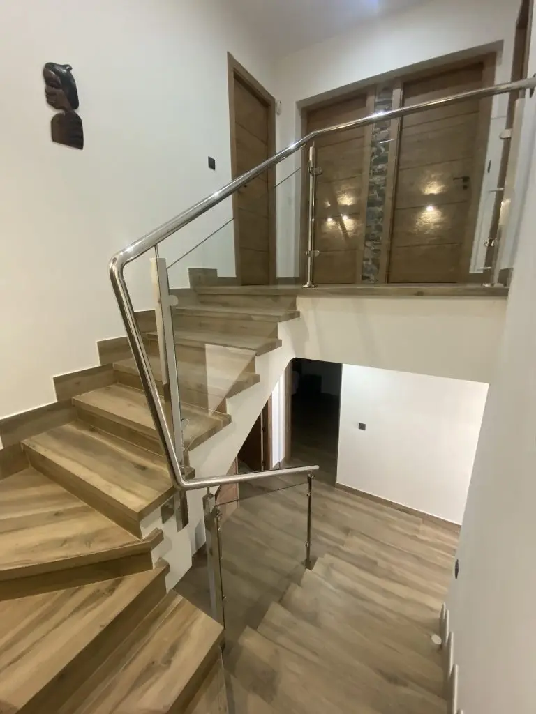 Barandilla acero inoxidable con cristal y pasamano